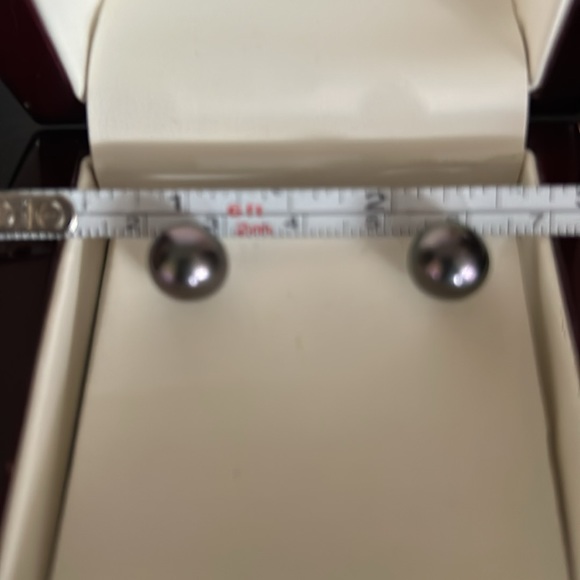 Elegant, perfect Tahitian pearl earrings - Picture 3 of 5